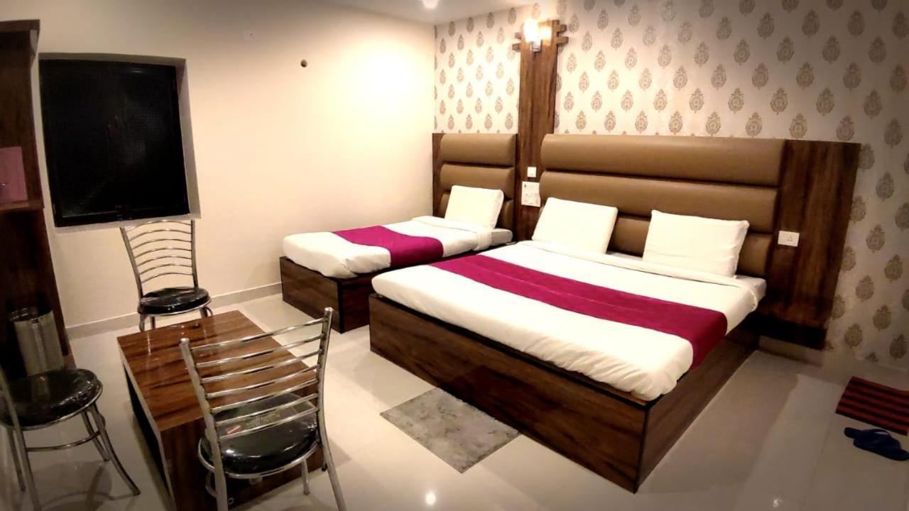 City Hotel Prayagraj Ngoại thất bức ảnh