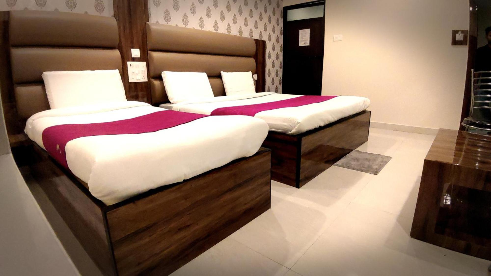 City Hotel Prayagraj Phòng bức ảnh